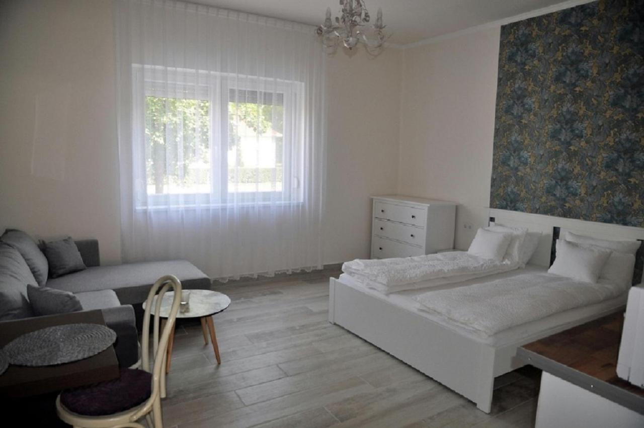 River Apartment Makó المظهر الخارجي الصورة